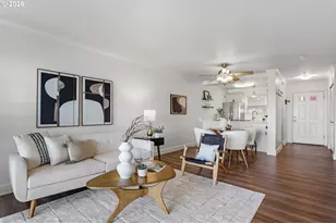 1033 SW Gibbs St, Portland, OR 97239 - Photo 5