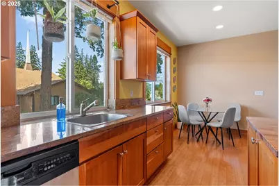 1534 Solar Ln, Hood River, OR 97031 - Photo 15