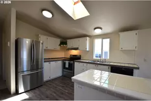 1699 N Terry St, Eugene, OR 97402 - Photo 9