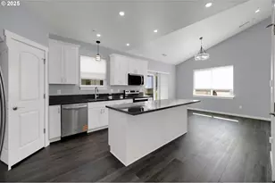 2132 Willona Dr, Eugene, OR 97408 - Photo 13