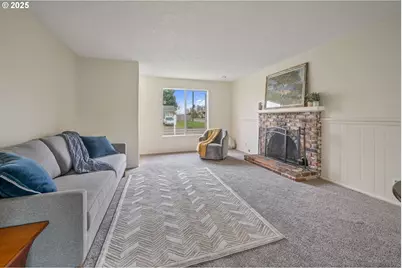 2010 Primrose St, Eugene, OR 97402 - Photo 9