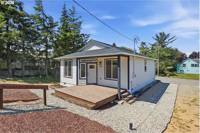 354 N Wasson St, Coos Bay, OR 97420 - Photo 1