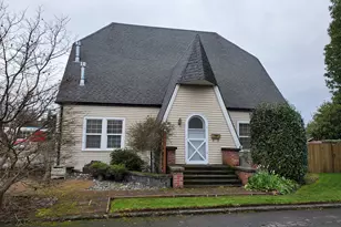 201 N Birch St, Coquille, OR 97423 - Photo 1