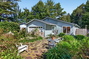 498 Lexington Ave NE, Bandon, OR 97411 - Photo 35