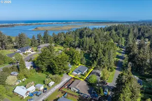 498 Lexington Ave NE, Bandon, OR 97411 - Photo 33