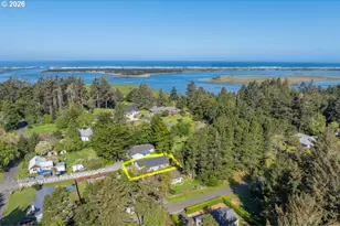 498 Lexington Ave NE, Bandon, OR 97411 - Photo 5