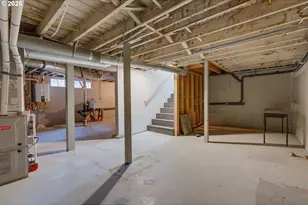 522 NE Royal Ct, Portland, OR 97232 - Photo 45