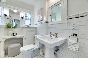 522 NE Royal Ct, Portland, OR 97232 - Photo 25