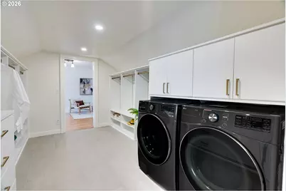 522 NE Royal Ct, Portland, OR 97232 - Photo 37