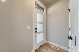 1106 SW Dottie Ct, Troutdale, OR 97060 - Photo 3