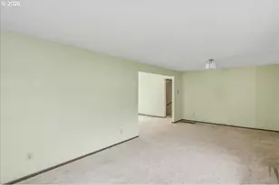 371 NE Village Squire Ave, Gresham, OR 97030 - Photo 11