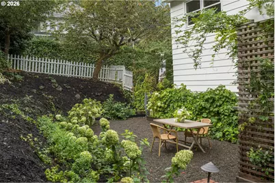 1606 S Carey Ln, Portland, OR 97219 - Photo 35