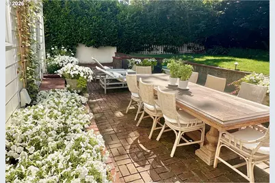 1606 S Carey Ln, Portland, OR 97219 - Photo 3