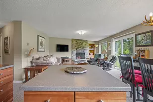68565 E Fairway Estates Rd, Welches, OR 97067 - Photo 7