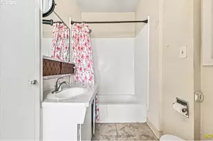 6914 SE 83rd Ave, Portland, OR 97266 - Photo 13