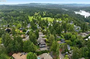 14711 Uplands Dr, Lake Oswego, OR 97034 - Photo 43