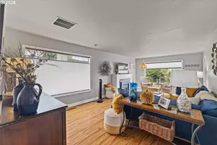 922 S 10th St, Coos Bay, OR 97420 - Photo 13