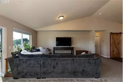 33306 Freds Row Ln, Saint Helens, OR 97051 - Photo 7