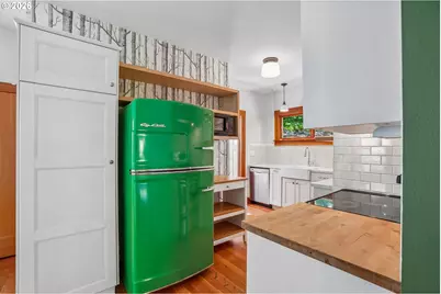 9421 NW Germantown Rd, Portland, OR 97231 - Photo 17