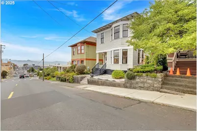 674 11th St, Astoria, OR 97103 - Photo 3