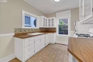 674 11th St, Astoria, OR 97103 - Photo 35