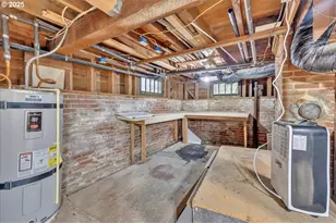 674 11th St, Astoria, OR 97103 - Photo 41