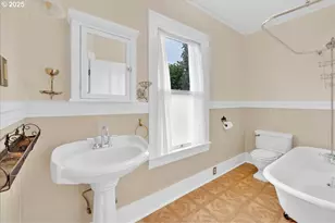 674 11th St, Astoria, OR 97103 - Photo 15