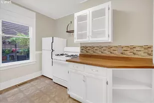 674 11th St, Astoria, OR 97103 - Photo 13