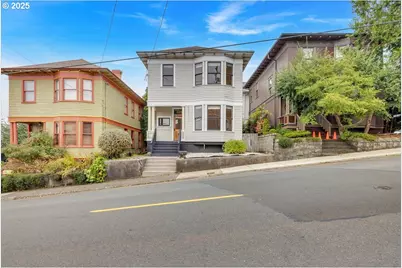 674 11th St, Astoria, OR 97103 - Photo 1