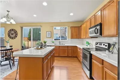 807 NW Brookhill St, Hillsboro, OR 97124 - Photo 11