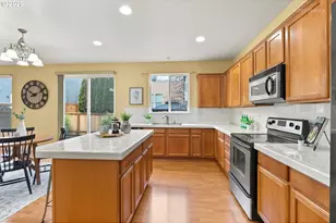 807 NW Brookhill St, Hillsboro, OR 97124 - Photo 11