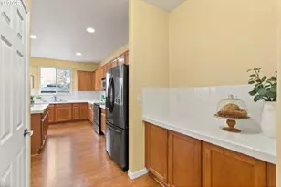 807 NW Brookhill St, Hillsboro, OR 97124 - Photo 7