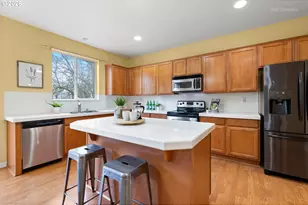 807 NW Brookhill St, Hillsboro, OR 97124 - Photo 9