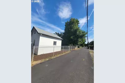 945 18th St, Salem, OR 97301 - Photo 31