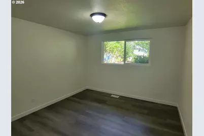 945 18th St, Salem, OR 97301 - Photo 15