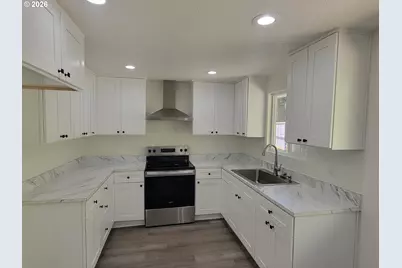 945 18th St, Salem, OR 97301 - Photo 9