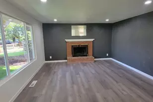 945 18th St, Salem, OR 97301 - Photo 5