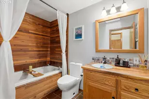 21645 NE McCormick Hill Rd, Hillsboro, OR 97123 - Photo 29