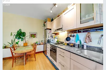 3821 N Gantenbein Ave, Portland, OR 97227 - Photo 27