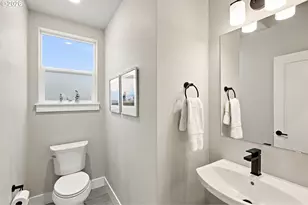 60896 SE Epic Pl SE, Bend, OR 97702 - Photo 17
