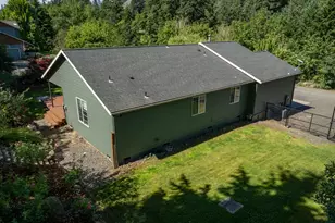 5814 Iowa Dr, Hood River, OR 97031 - Photo 17