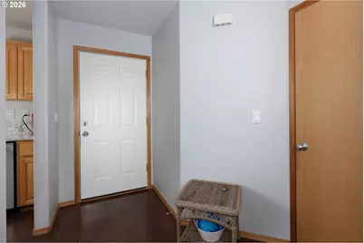 5814 Iowa Dr, Hood River, OR 97031 - Photo 15
