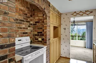 2225 W 28th Ave, Eugene, OR 97405 - Photo 13