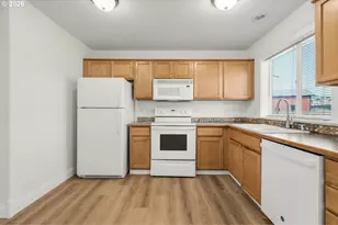 255 N 18th St, Saint Helens, OR 97051 - Photo 9