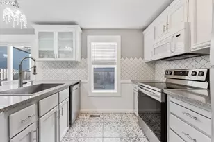 17948 SW Robert Ln, Beaverton, OR 97078 - Photo 7