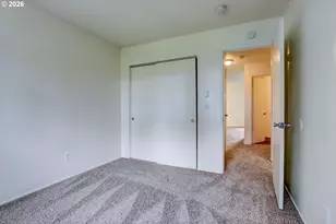 19511 NE Halsey St, Portland, OR 97230 - Photo 13
