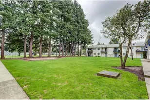 19511 NE Halsey St, Portland, OR 97230 - Photo 5
