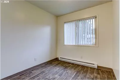 19511 NE Halsey St, Portland, OR 97230 - Photo 11