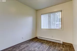 19511 NE Halsey St, Portland, OR 97230 - Photo 11