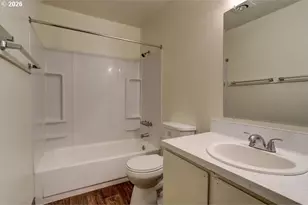 19511 NE Halsey St, Portland, OR 97230 - Photo 15